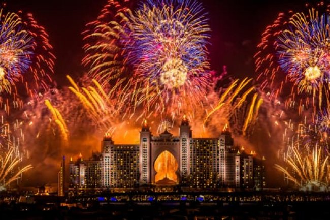 UAE: 35 minutes of NYE fireworks to break two world records
