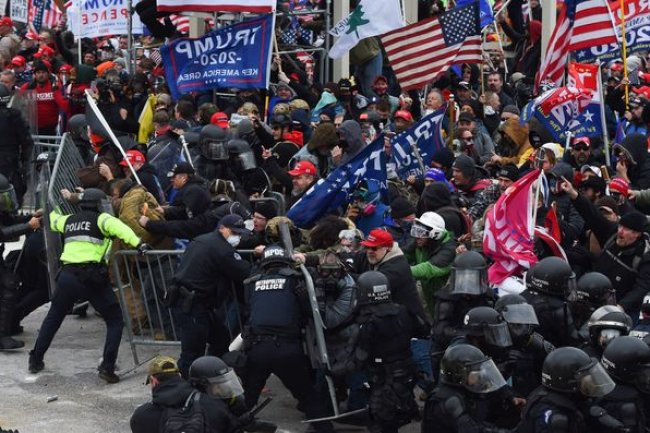 Us Capitol Riot: Police Officer Dies Following Clash With Pro-trump Mob