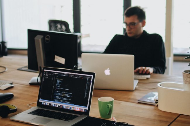 Benefits Of Hiring An Internet Developer For Website Development