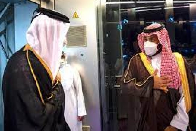 Video: Saudi Crown Prince receives Qatari Emir at Jeddah airport
