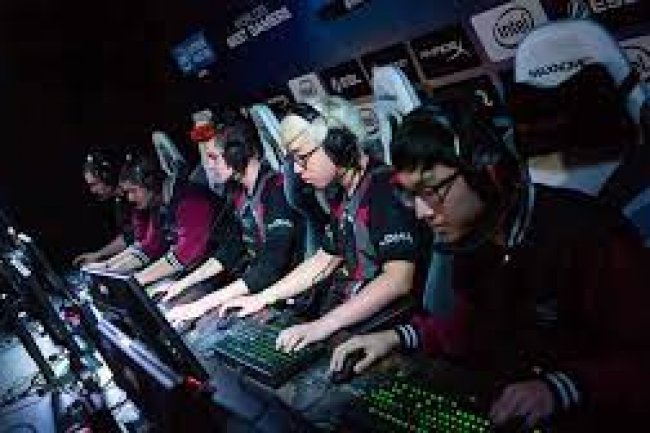 Gaming in the UAE: How much does a professional gamer earn?